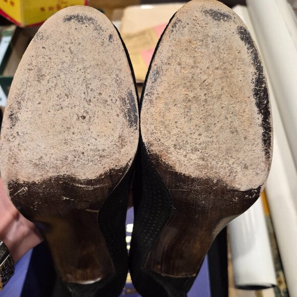 Stuart Weitzman NUINVITED Black Suede 2 inch heel Size 7 - Picture 4 of 6